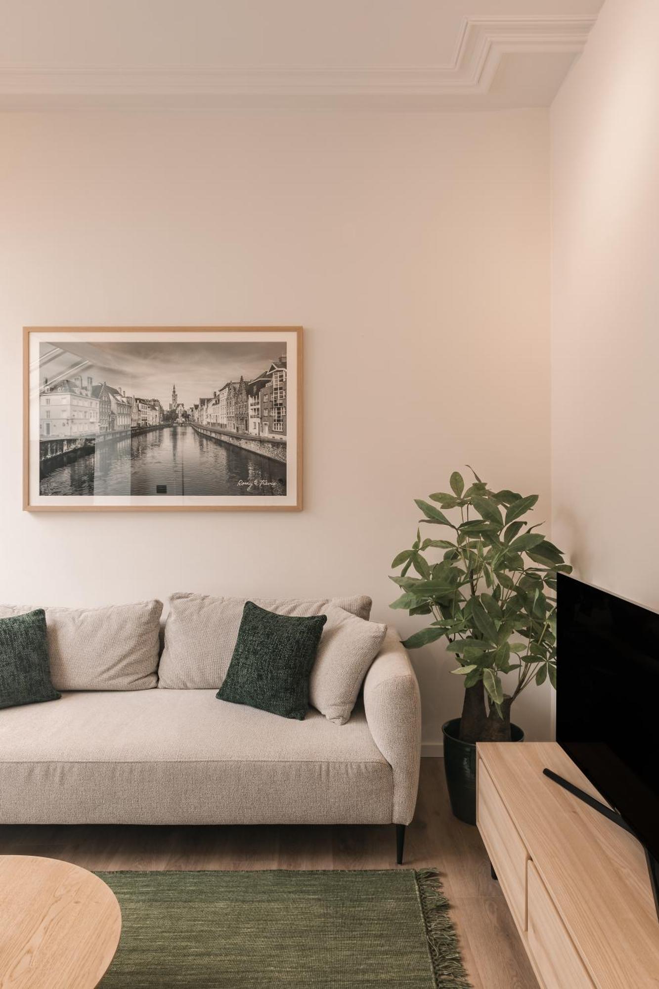 Highest Five By Romy&Travis Apartment Брюж Екстериор снимка