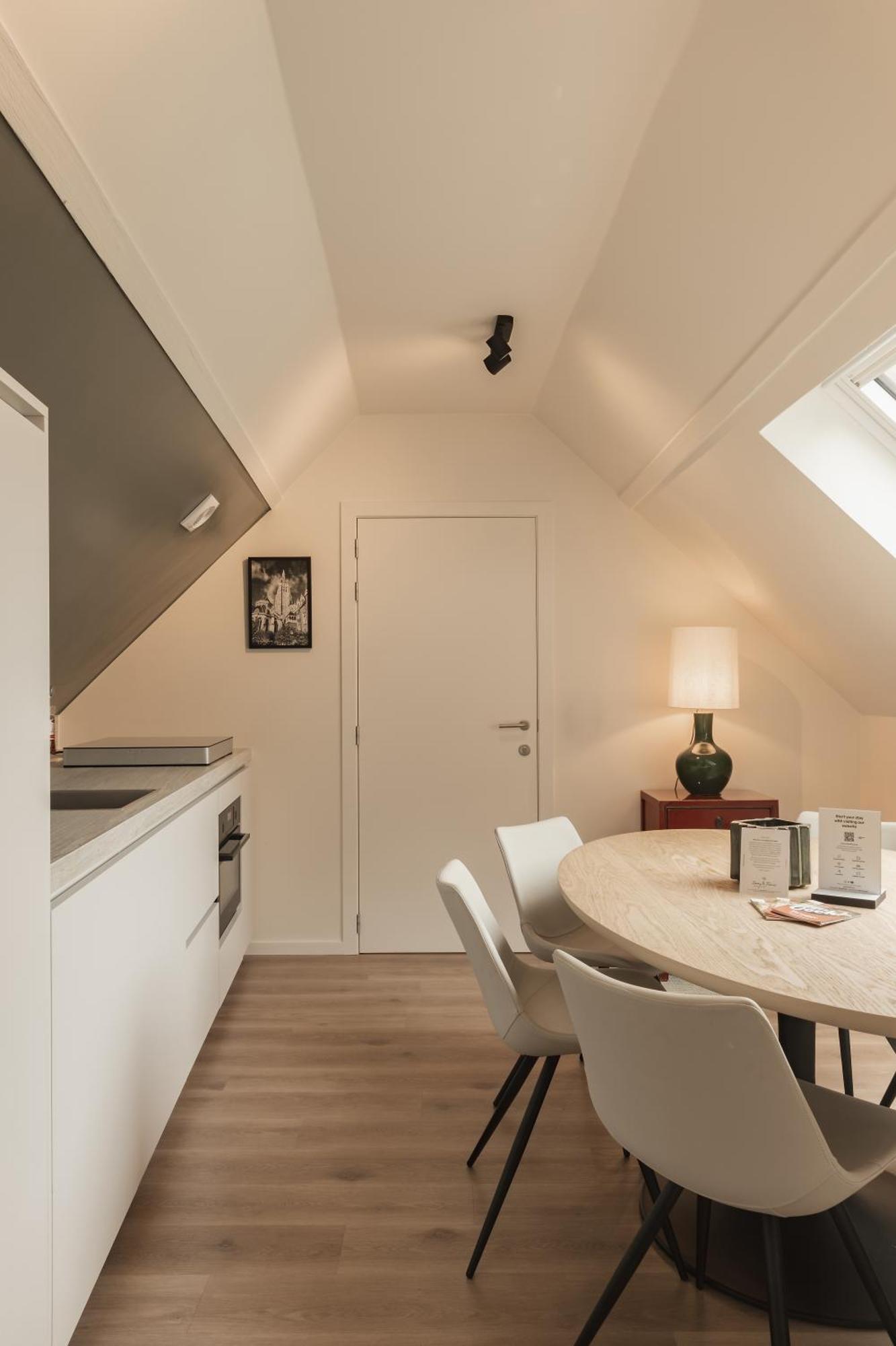 Highest Five By Romy&Travis Apartment Брюж Екстериор снимка